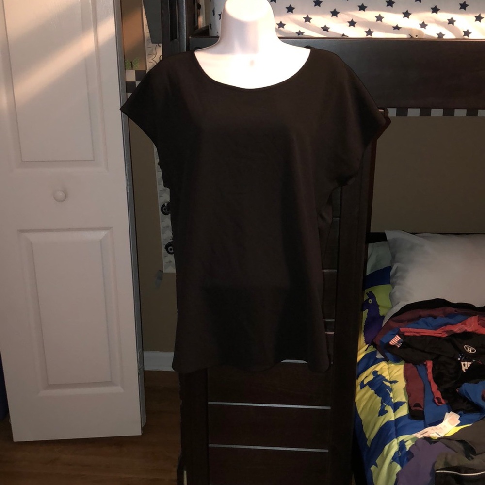 Beautiful simple black sleeveless blouse. XL